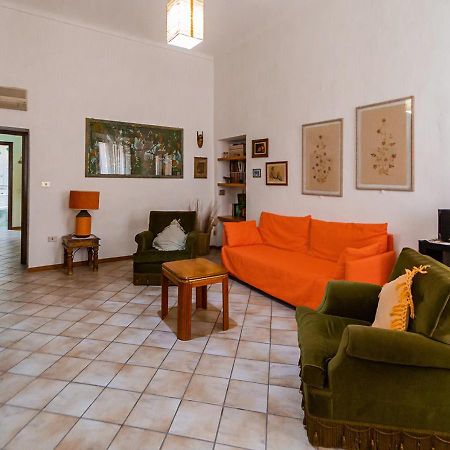Murphy Holiday Home - Residenza Italia Ла-Маддалена Экстерьер фото