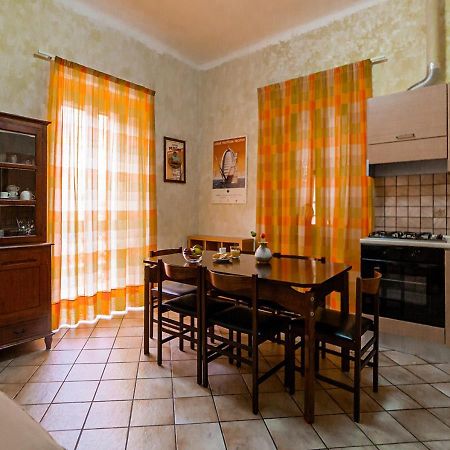 Murphy Holiday Home - Residenza Italia Ла-Маддалена Экстерьер фото