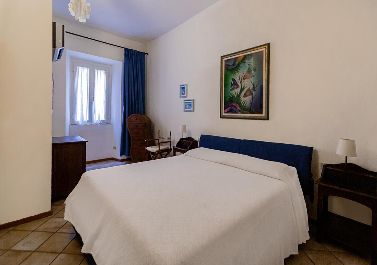 Murphy Holiday Home - Residenza Italia Ла-Маддалена Экстерьер фото