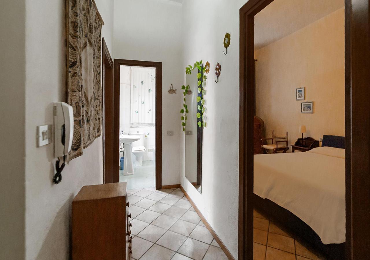 Murphy Holiday Home - Residenza Italia Ла-Маддалена Экстерьер фото